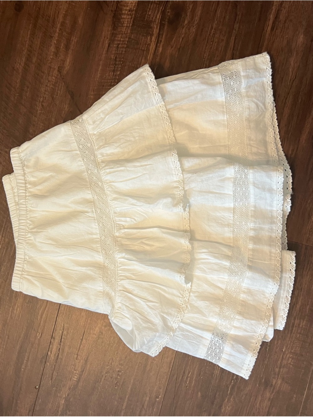 White Tiered Lace Trim Skirt High Rise Drop waist skirt Skort Medium